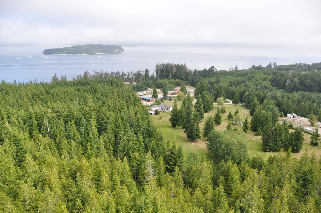 Cedar Park Resort Port Mcneill Bagian luar foto